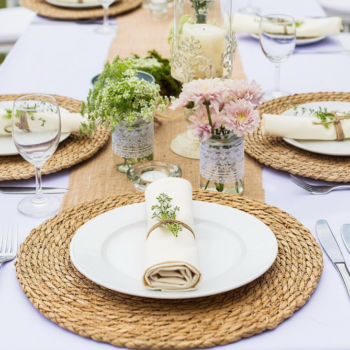 Round rattan placemat set (4-pack); 15-inch natural woven mats for parties and banquets