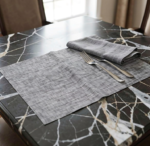 Set of 4 woven placemats; washable and heat-resistant; suitable for kitchen and dining tables