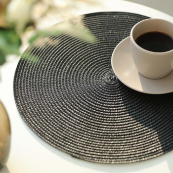 Round woven placemats (4-piece set)—washable and non-slip for daily table decor