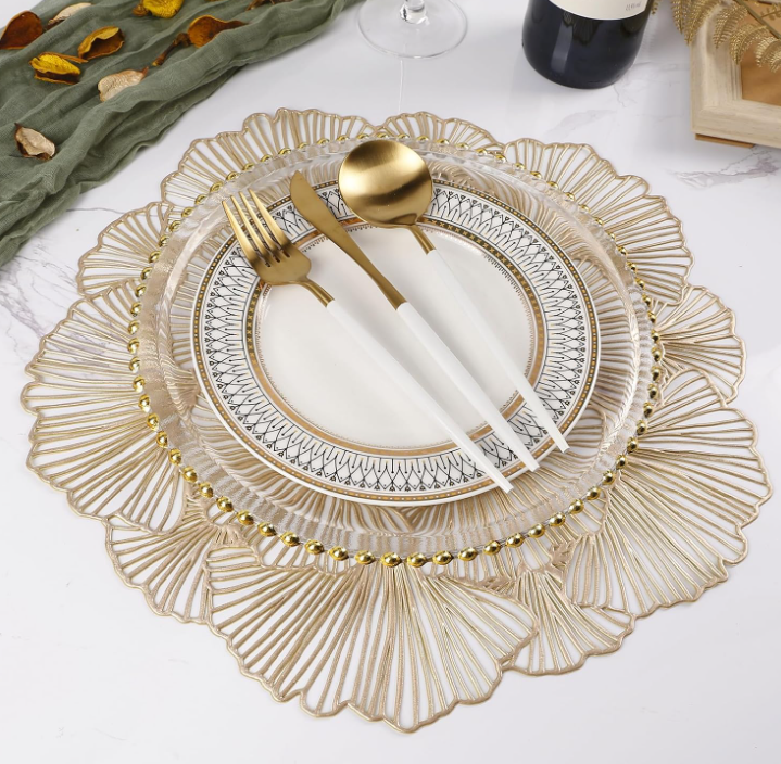 Round embossed placemats with metallic pattern (6-piece set) for table decor and daily dining